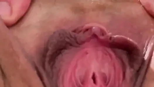 Orgazm olana kadar yüzüne zıplamak istiyorum