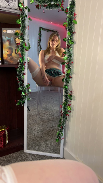 Slutty Nerd Fingers Herself In Front Of A Mirror | Clip 1