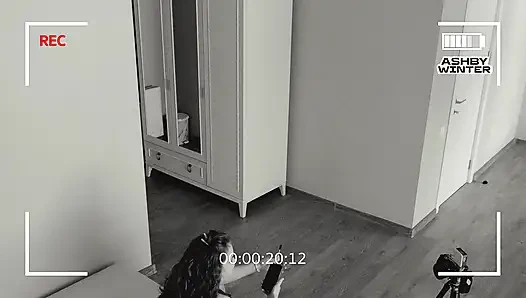 В Порно По Объявлению, Неловкий Секс При Админше, Что Комментировала Наш Странный Секс На Грязном Матрасе И Вонючей Простыней