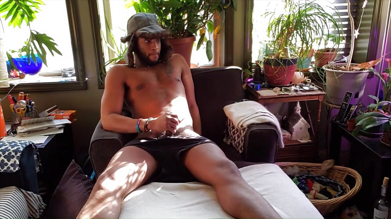 Kennie Jai Jerks off in Winter Hat!