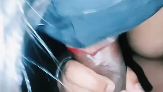 Istri baru nyepong kontol cowok berotot untuk pertama kalinya
