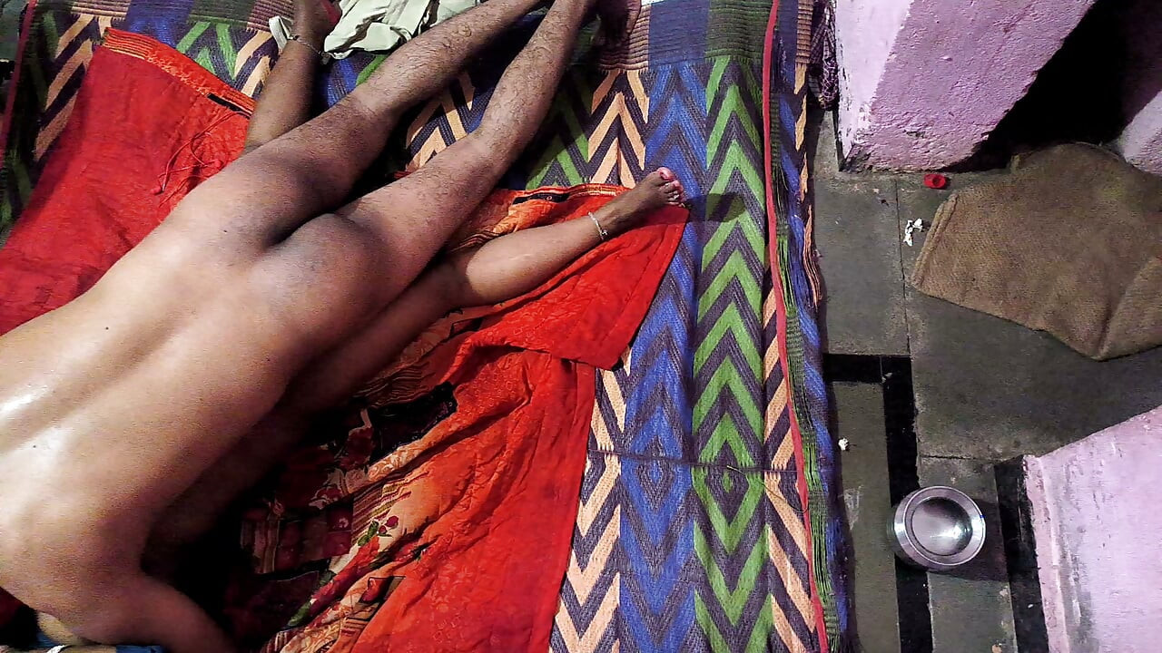 Collage Girl ne pados ke ladke ko bula ke raat bhar chudae ki