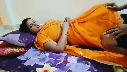 Tetangga pergi ke rumahnya dan menidurinya,