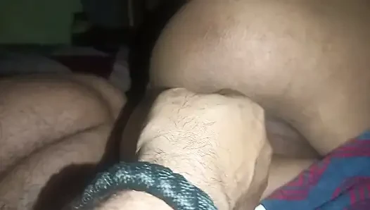 Desi Pooja Bhabhi hatte sex mit aus dem licht