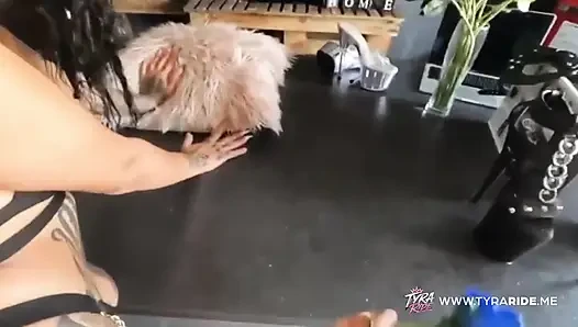 Tattooed Curvy Brunette Gives Sloppy Blowjob and Rides in