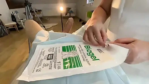 Nyonya April dominatrix - menjahit kontol klinis