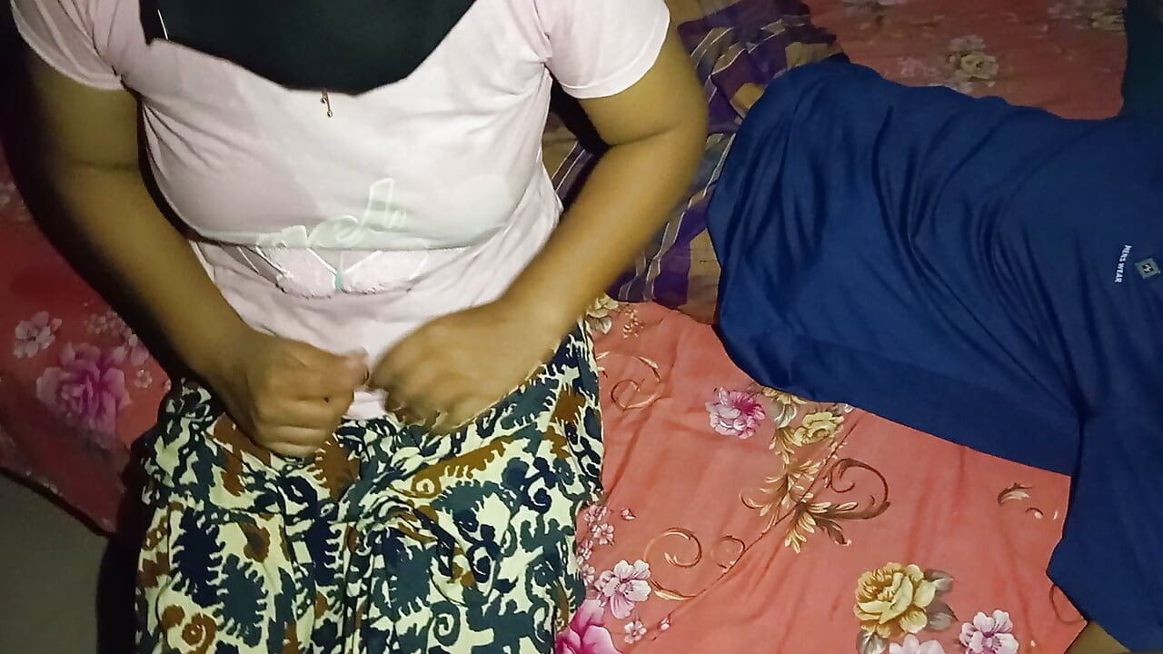 Desi 1st time losing Virginity. Very Nice Tight Pussy & Boobs. Teen Sex Video.
