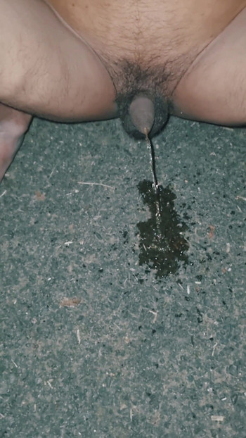 pisse et jouit dans la forêt | Clip 2