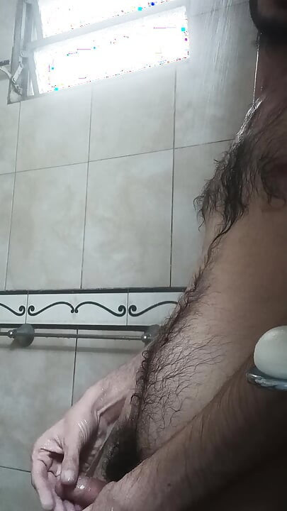 Éjaculation sous la douche