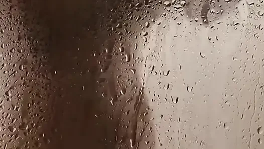 Schau dir diese dampfende duschszene mit heißem nacktem Simon an