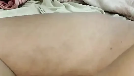 Die freundin des freundes Bs Sie war sehr schön, ich habe mich verliebt, sobald ich sie sah, sie fing auch an, mich ein bisschen zu lecken,