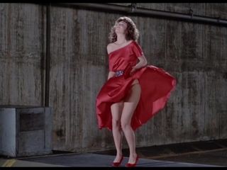 Kelly Lebrock: seksowny taniec - kobieta w czerwieni (1984)