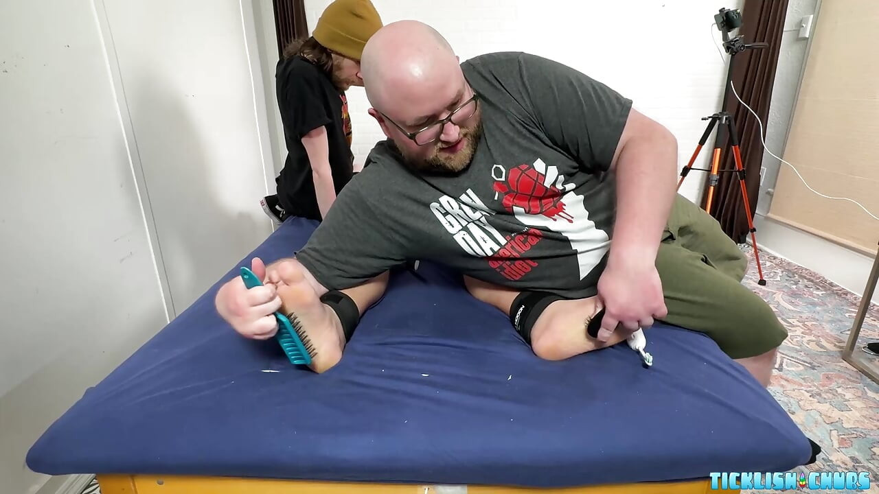 TicklishChubs Chainsaw And Tommy Bearhama Demolish Matt On The Tickle Table