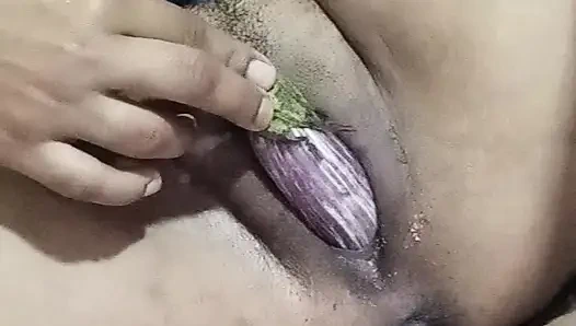 GADIS ASYIK SAMA BATU