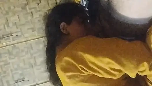 She goes live and she ask me fuck me live I fuck live chubby bhabhi