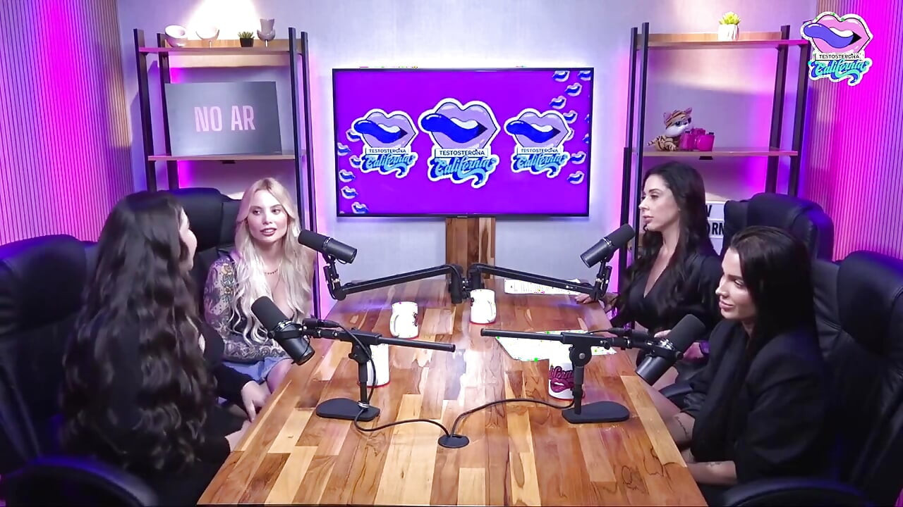 Hot Podcast with Gi Genesini and Flora Favaretto