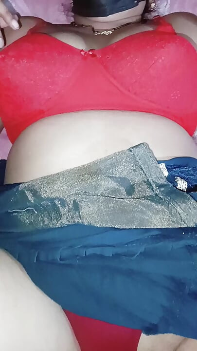 Hot mammi ne mere ghar aakar apni chut kyu chud