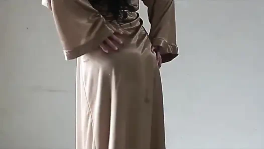 Gadis hiper indo baru siap mandi dan colmek