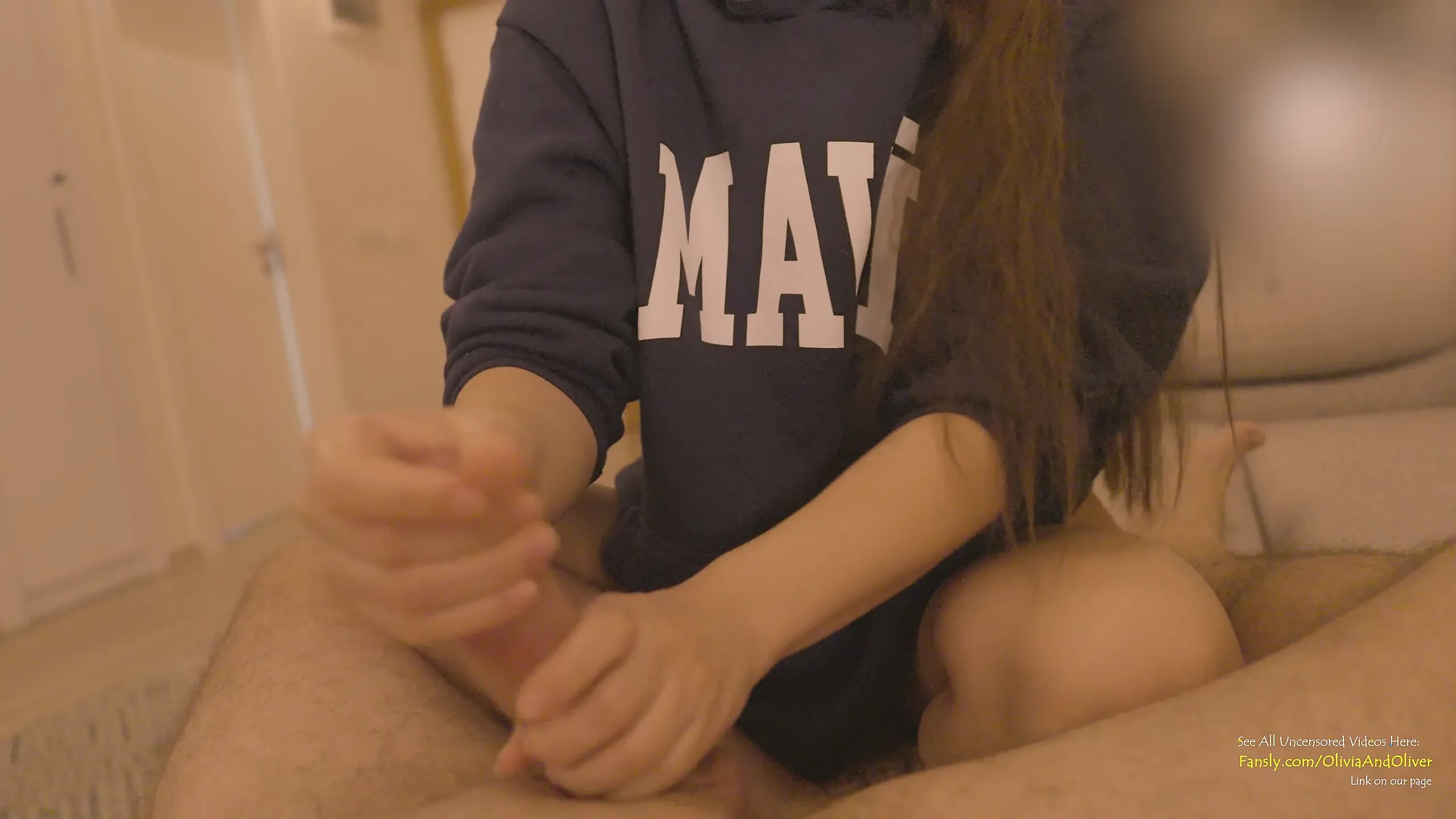 长发美女给我口交并被射精