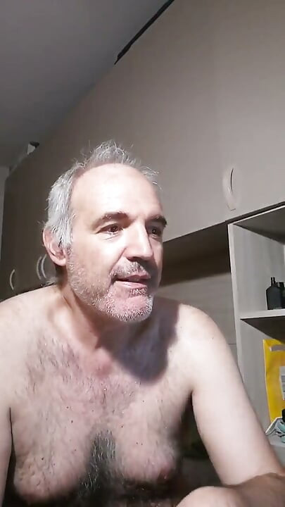 Můj tvrdý penis ti dává potěšení!