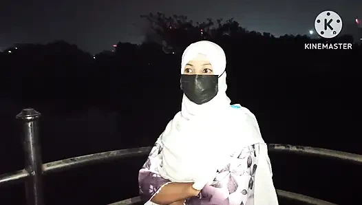 Açık havada Dakka gece sokakta uyanıyor her ikisi de romantizm güzel oda kayınbiraderi ile harika ilişki