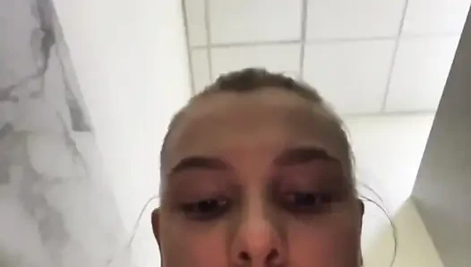 Pertama kali ngentot anal di depan umum