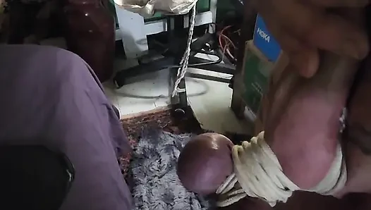 Praktek cambuk dan mencambuk cewek penurut