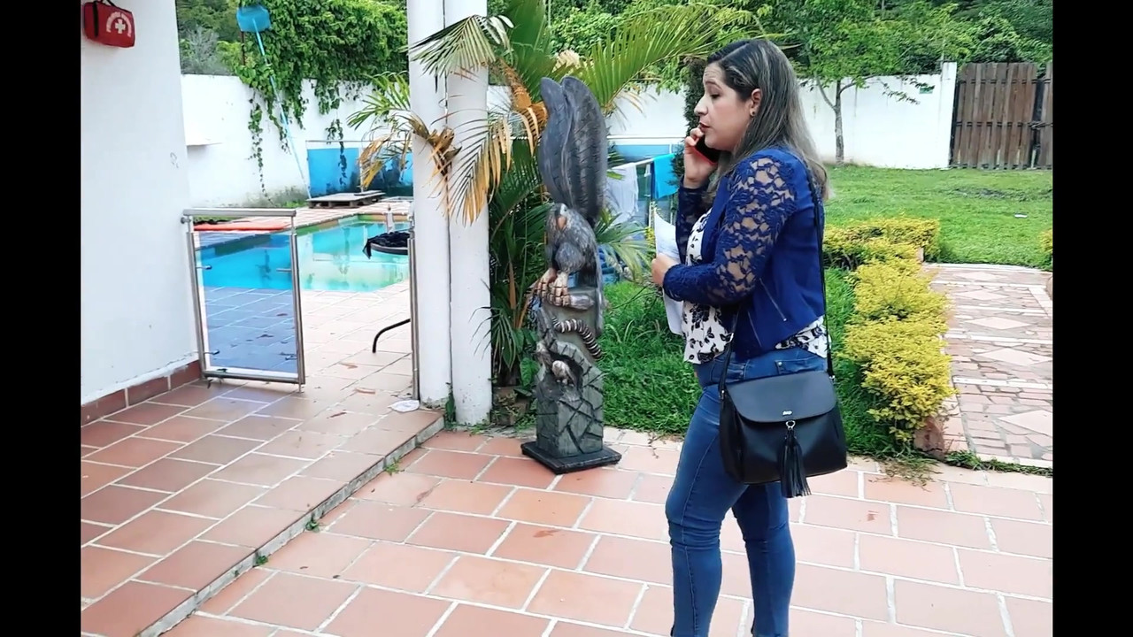 与继母的秘密性爱假期-西班牙语色情