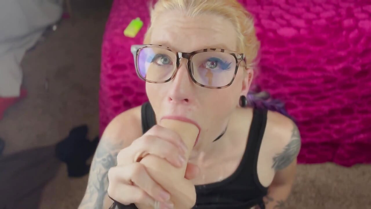 Sad E-girl Throatpie Slut