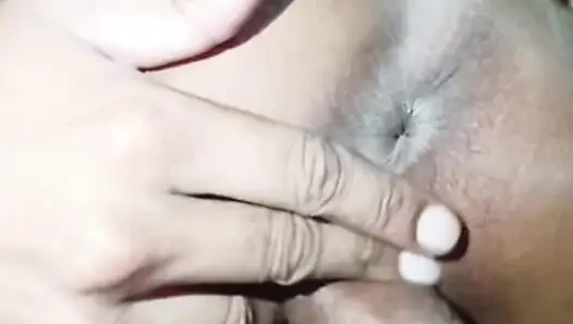 Arsch-muschi ficken, muschi lutschen, brüste lutschen, milch aus der brust lutschen und auf dem schwanz im doggystyle sitzen und direkt auf Hindi-audio liegend