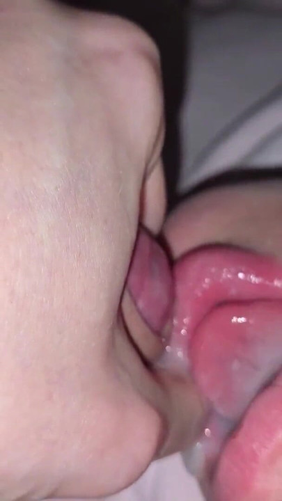 うちの子は飲み込み方を知ってるんだ。 | クリップ 1