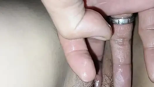 Masturbasi memek sempit ipar sampai orgasme