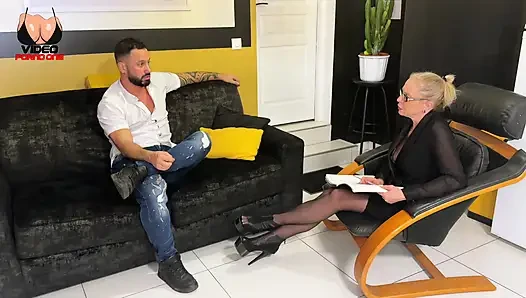 Mein Therapeut ist ein Puma und sie liebt es, wenn ich sie ficke!