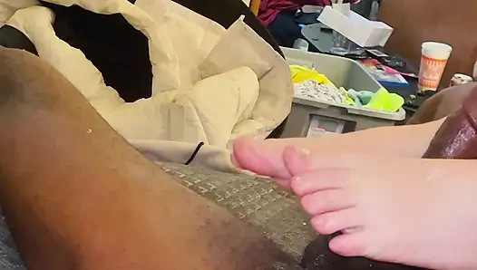 Daddy's gets a creamy lotion soaked Footjob