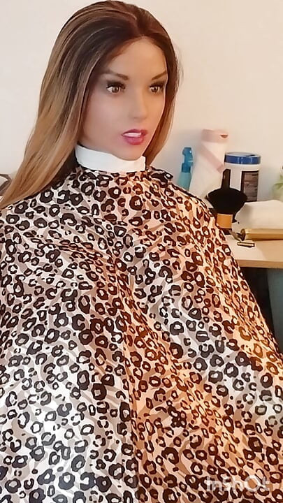 Emma de barberette vinyl shampoo cape show