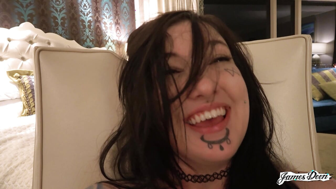 Curva preferată a lui James Deen s-a întors și este gata pentru un alt futai dur