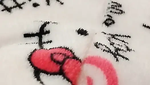 18 year old girl fucks her peach