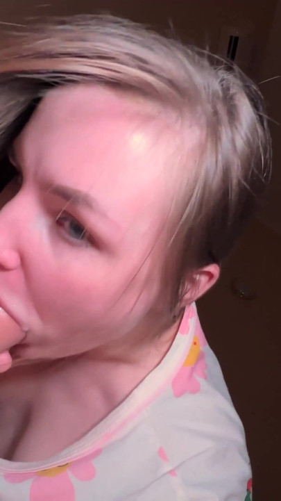 Stepsister got her first rough anal from her stepbrother | Clip 1