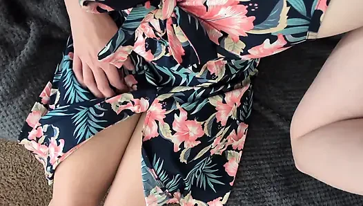 Pov solo lagi asik masturbasi pakai gaun