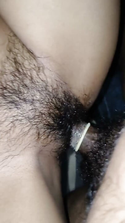 Saya mengongkek adik tiri saya buat kali pertama hari ini