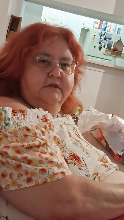 Big Beauty Nurse Vicki Cuts Boyfriends Toe Nails He Has Stinky Dirty Feet