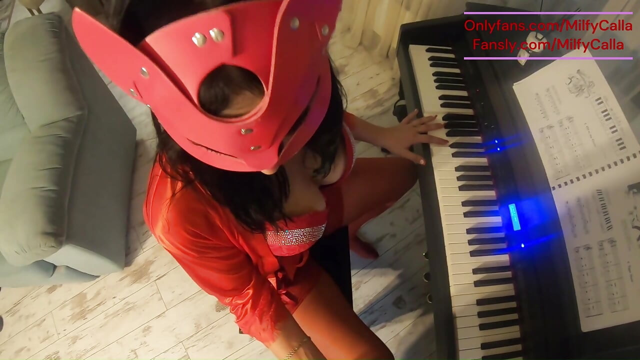 Pianoles verleiding rode lingerie, diep plezier en rommelige mondafwerking