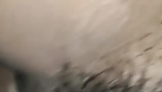 Индийская девушка Komal трахает киску с волосами