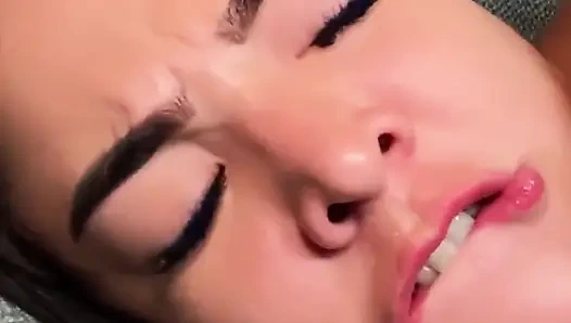 Meine Schwägerin Daniela Gomez Hat Köstliche Natürliche Große Brüste Und Gibt Mir Einen Kubanischen Handjob - Brian Evansx