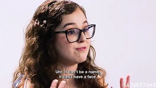 Leana Lovings birinin mastürbasyonunu izlediğini düşünüyor!