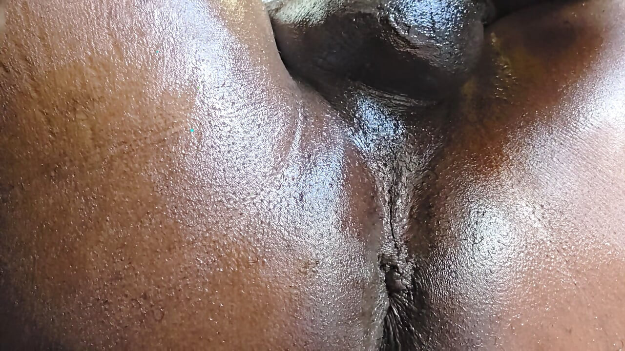 Fingering my bussy