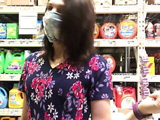 Insertion d'un plug anal au Home Depot pendant une pandémie