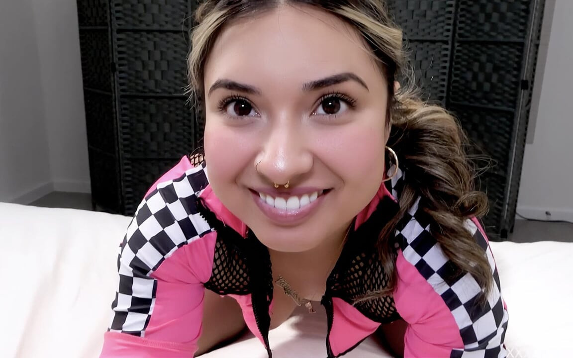 Si comel molek molek makan creampie dubur