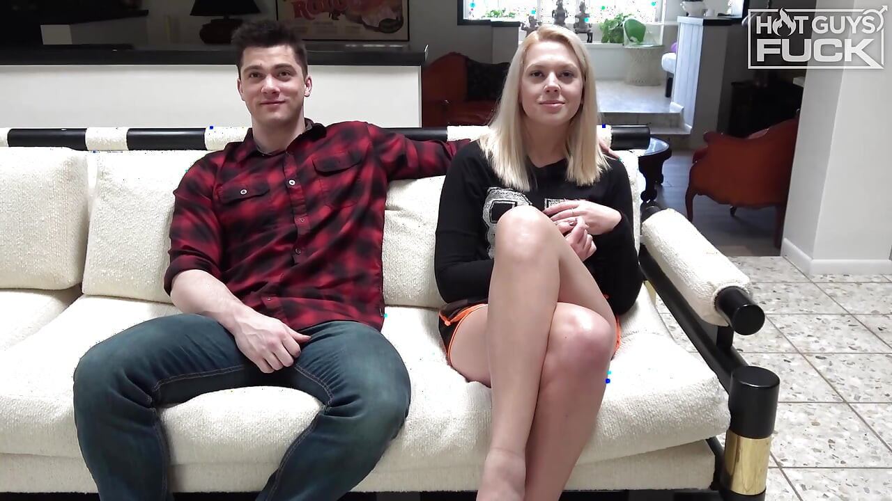 สาวร่านวิทยาลัยผมบลอนด์ Asu เย็ดควยใหญ่ของ Collin Simpson