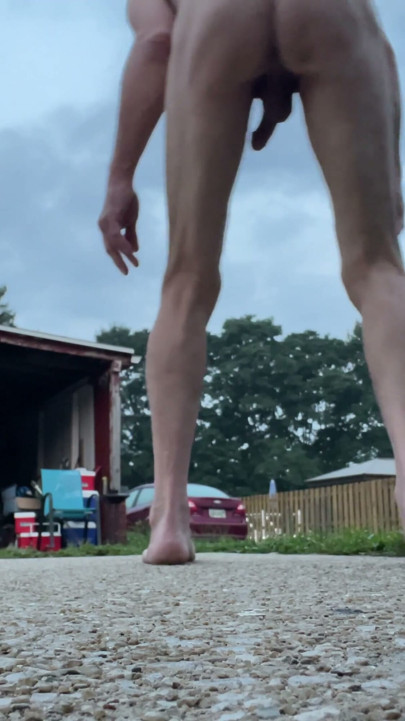 ALMOST CAUGHT DOING KINKY NAUGHTY STUFF OUTDOORS IN PUBLIC - See in HD on XVIDEOS RED | Clip 2
